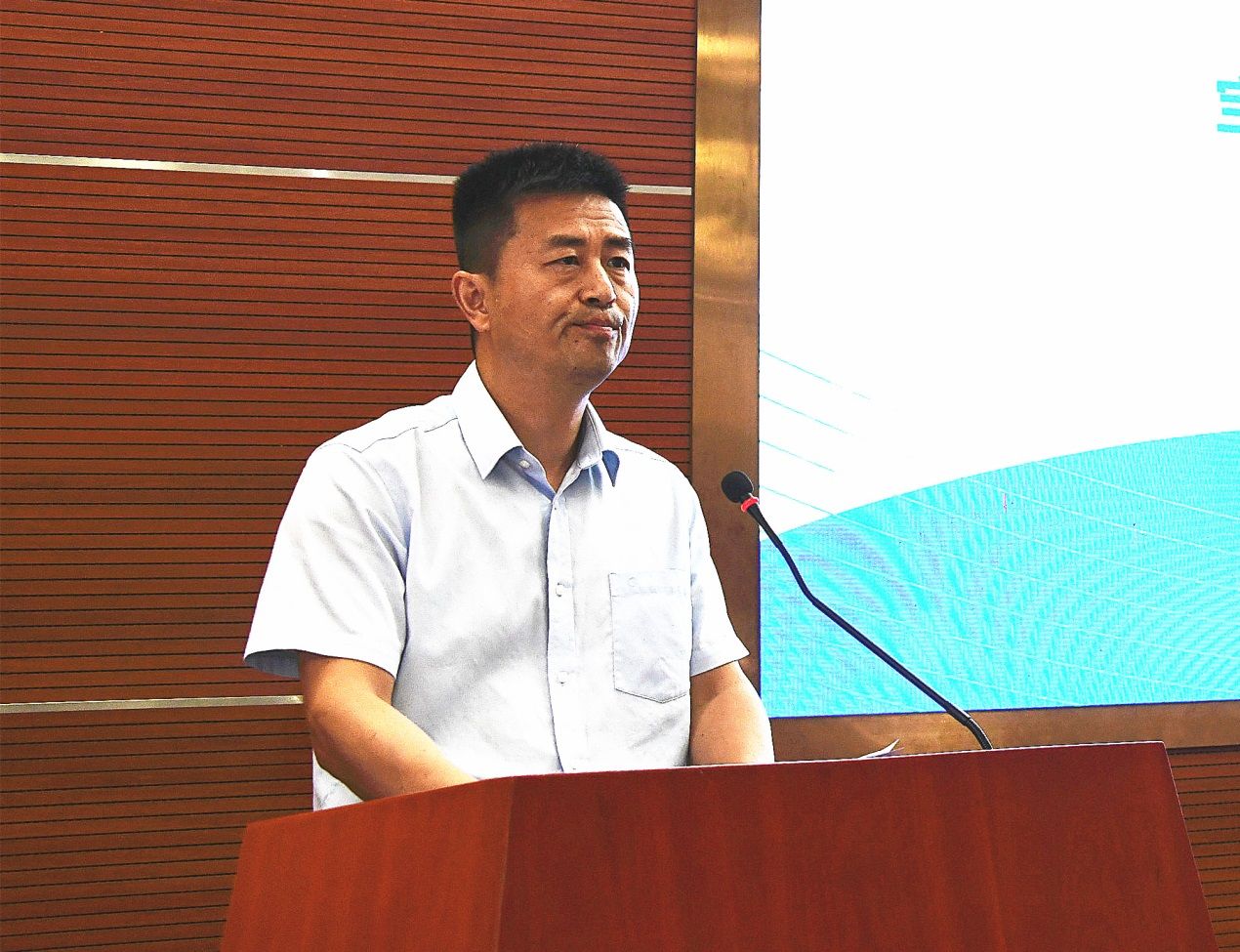 说明: E:\10——新闻稿件\2025年\7——BETVLCTOR伟德在线附属疾病预防控制中心（市卫生监督所）揭牌仪式\林浩书记_副本.jpg