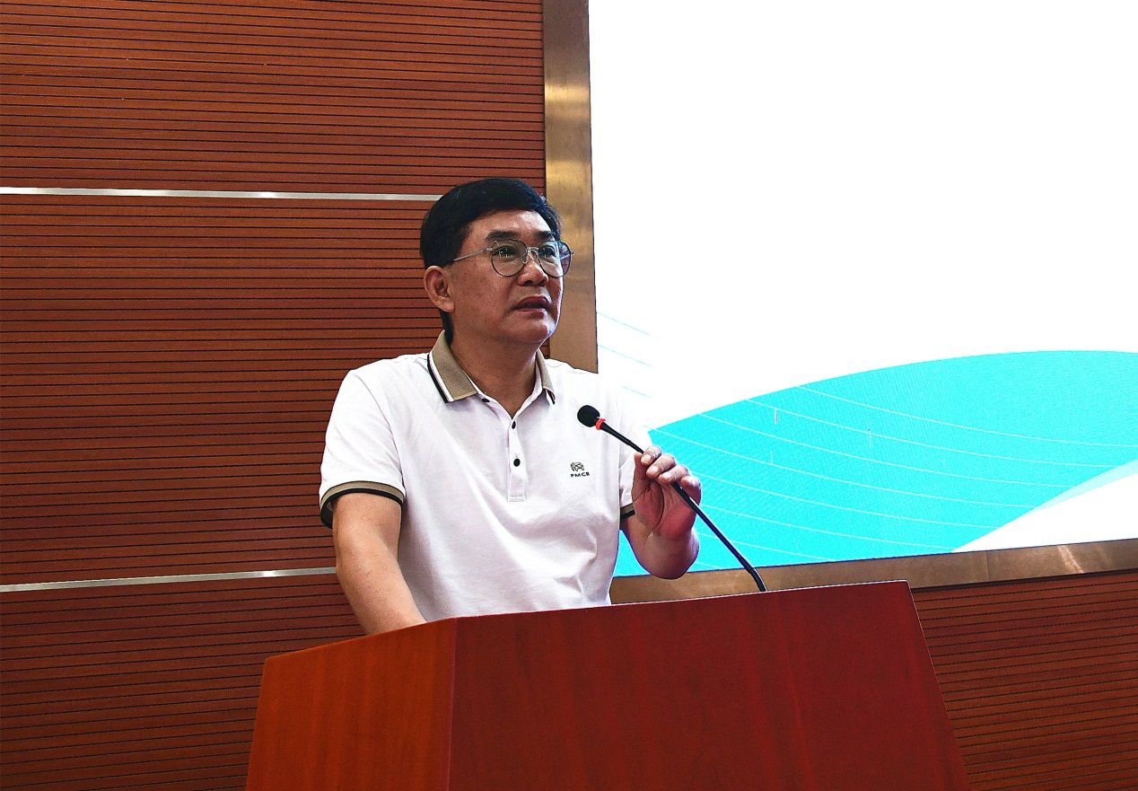 说明: E:\10——新闻稿件\2025年\7——BETVLCTOR伟德在线附属疾病预防控制中心（市卫生监督所）揭牌仪式\丁校_副本.jpg